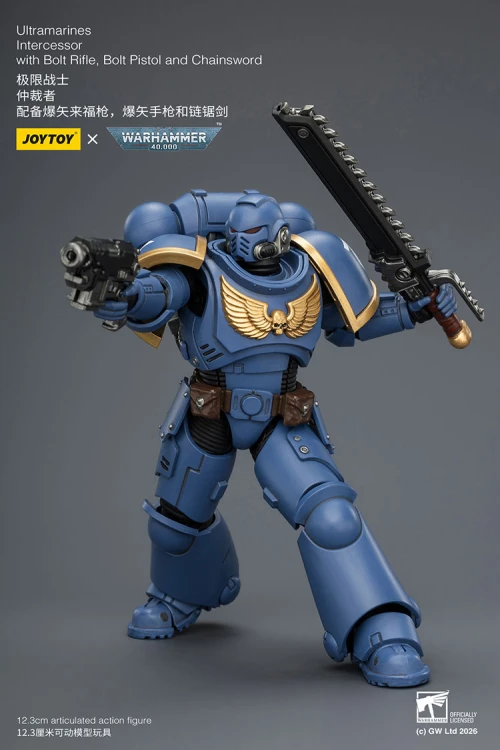 Ultramarines Intercessor with Bolt Rifle, Bolt Pistol and Chainsword – Figurka JoyToy Warhammer 40k 1/18 12 cm