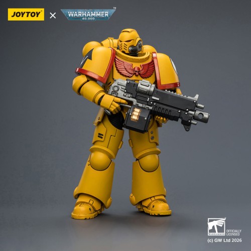 Imperial Fists Intercessor with Bolt Rifle, Bolt Pistol and Chainsword – Figurka JoyToy Warhammer 40k 1/18 12 cm