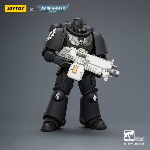 Iron Hands Intercessor with Bolt Rifle, Bolt Pistol and Chainsword – Figurka JoyToy Warhammer 40k 1/18 12 cm
