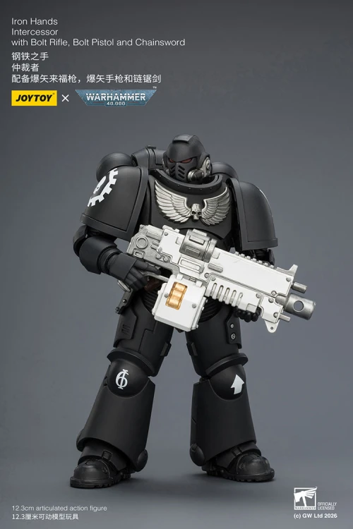 Iron Hands Intercessor with Bolt Rifle, Bolt Pistol and Chainsword – Figurka JoyToy Warhammer 40k 1/18 12 cm