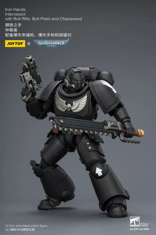 Iron Hands Intercessor with Bolt Rifle, Bolt Pistol and Chainsword – Figurka JoyToy Warhammer 40k 1/18 12 cm