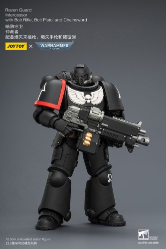 Raven Guard Intercessor with Bolt Rifle, Bolt Pistol and Chainsword – Figurka JoyToy Warhammer 40k 1/18 12 cm