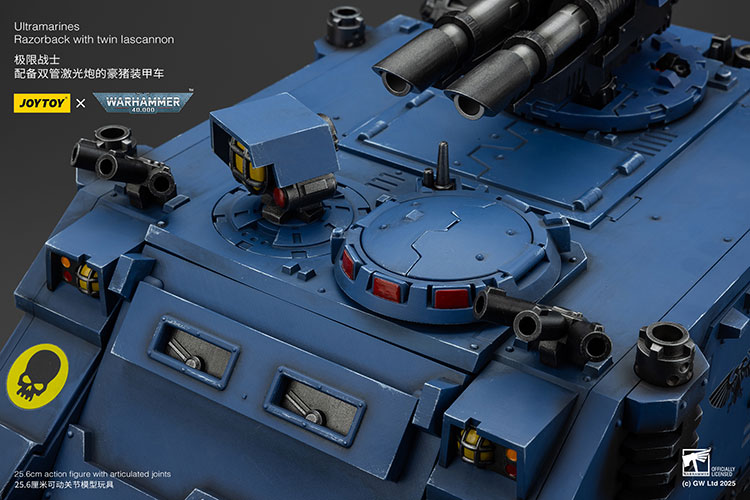 Ultramarines Razorback with Twin Lascannon – Pojazd JoyToy Warhammer 40k Space Marine 2 1/18 36 cm
