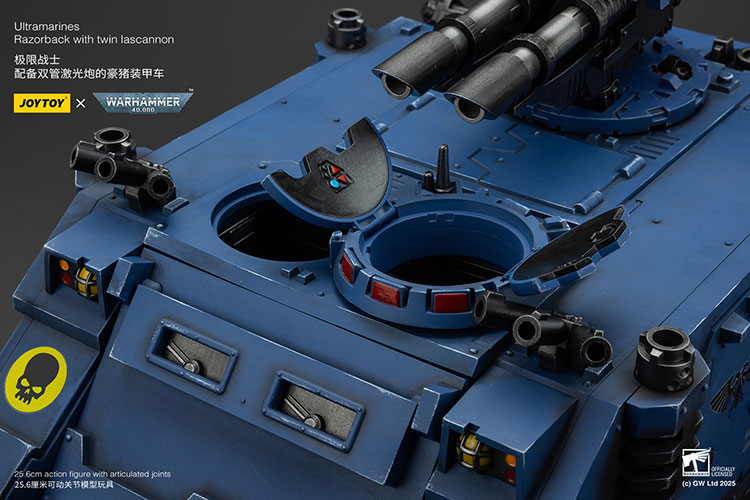 Ultramarines Razorback with Twin Lascannon – Pojazd JoyToy Warhammer 40k Space Marine 2 1/18 36 cm